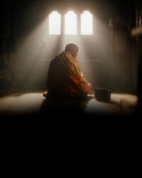 Nhà Sư Và Khẩu Súng Nhà Sư Và Khẩu Súng